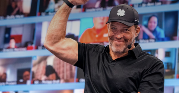 J’ai posé 8 questions à la nouvelle IA de Tony Robbins (Tony IA) et voici ce qu’elle m’a répondu…